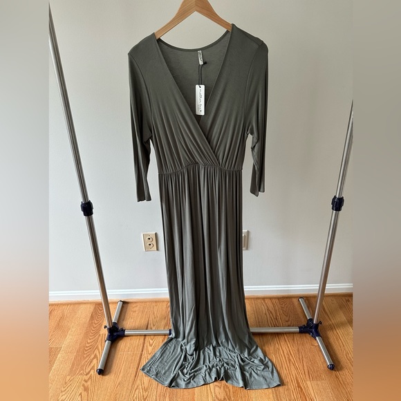 Mother Bee Maternity Maxi Dress - Picture 1 of 3